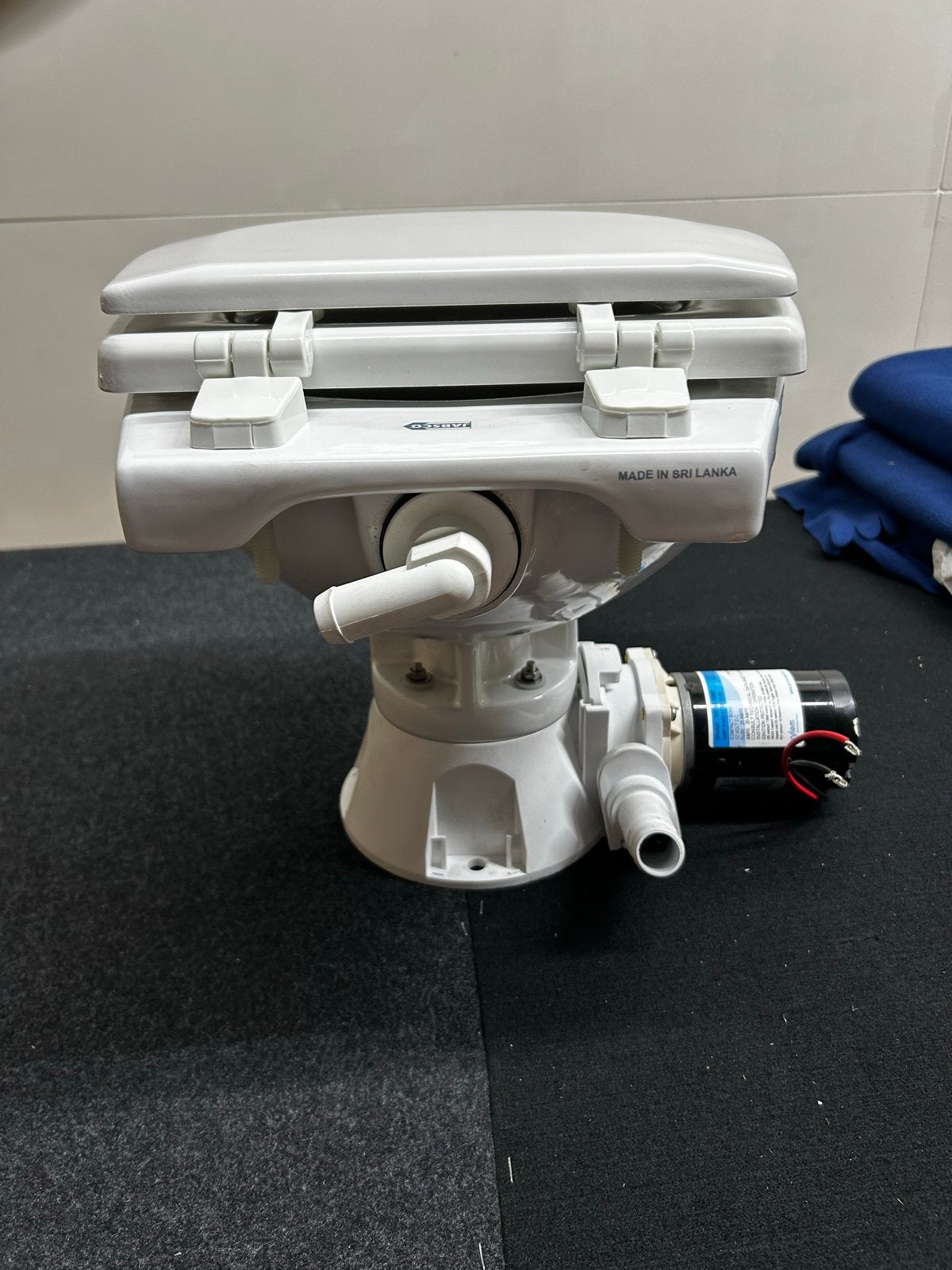 Jabsco Quiet Flush E2 Compact Elektrisch Toilet 12V, Watersport en Boten, Ophalen of Verzenden, Nieuw, Kombuis en Sanitair