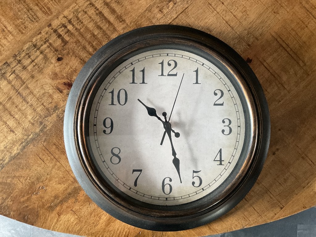 Te koop klok, Ophalen, Analoog, Zo goed als nieuw, Wandklok