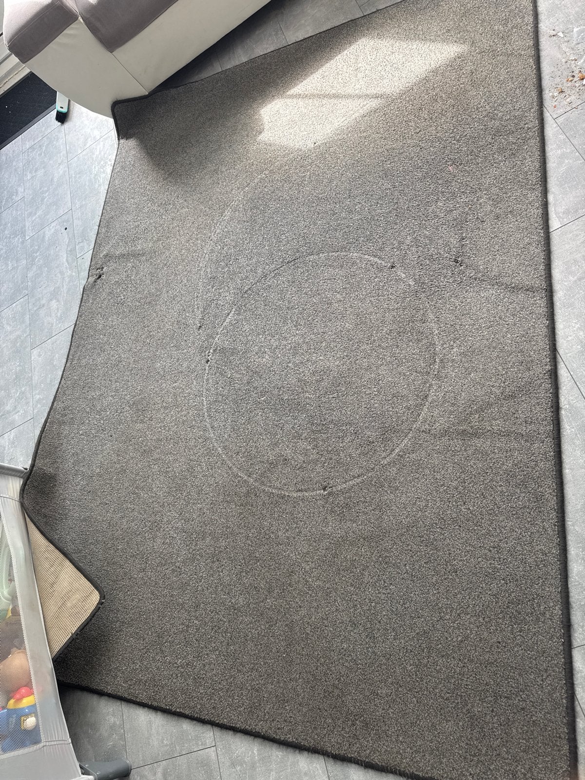 Grijs vloerkleed - rechthoekig en gebruikt, Gebruikt, 150 tot 200 cm, 200 cm of meer, Ophalen of Verzenden