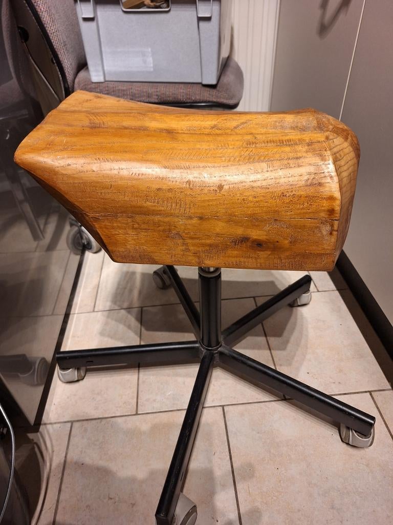 Paardezadelkruk met hoog laag stand, Ophalen, Hout