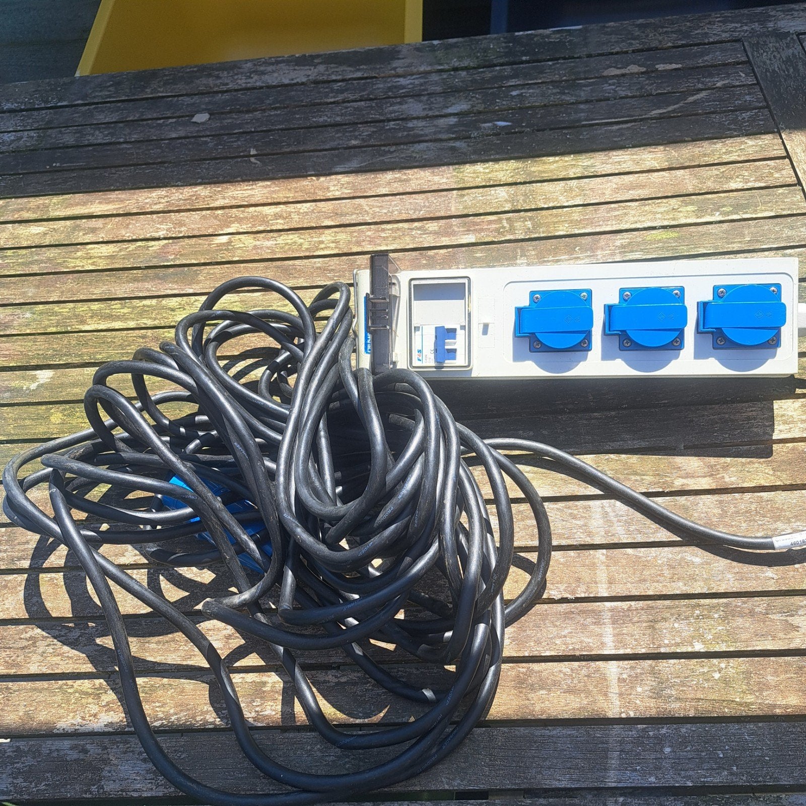 3 stekker doos, Ophalen, Gebruikt