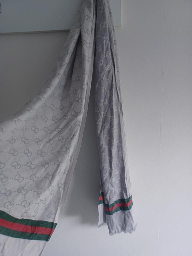 Nieuwe Gucci sjaal heren., Nieuw, Overige maten, Ophalen of Verzenden, Gucci