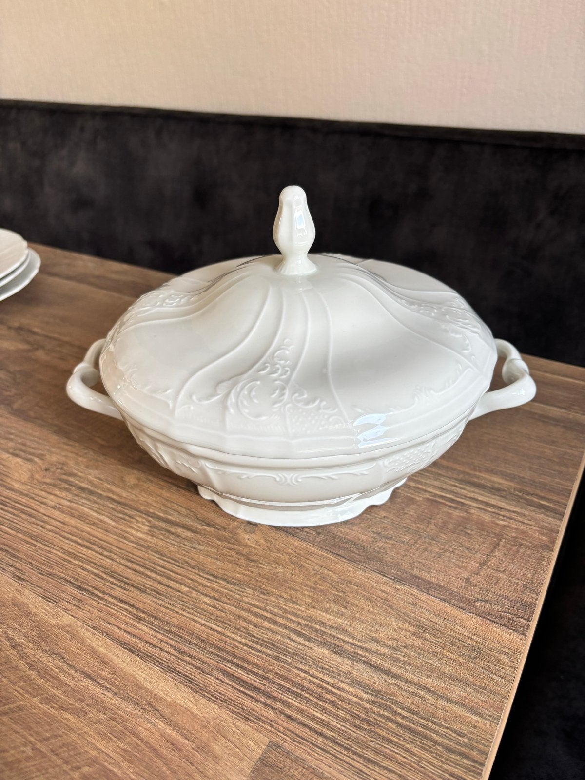 Elegante soepterrine van porselein met deksel vintage, Klassiek, Ophalen of Verzenden, Porselein, Schaal of Schalen