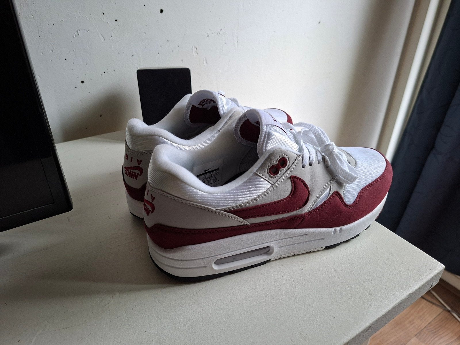 Nike Air Max 1 steve harrington stranger things maat 44, Overige kleuren, Nike, Nieuw, Ophalen of Verzenden