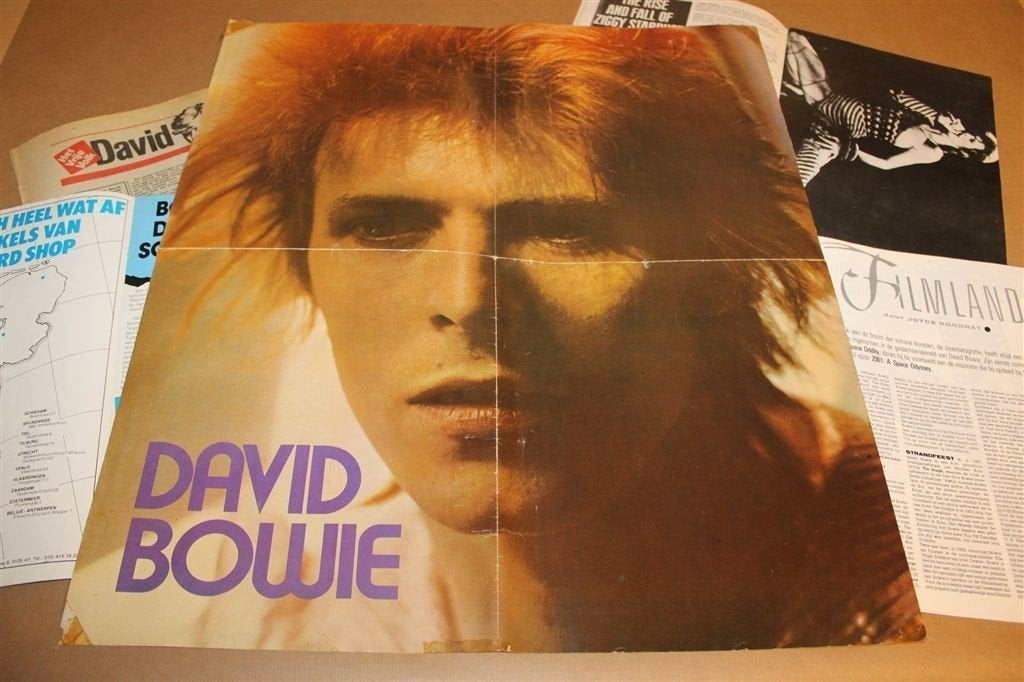 David Bowie — Vintage Poster, Tijdschriften & Knipsels, Verzamelen, Ophalen of Verzenden, 1980 tot heden, Knipsel(s)