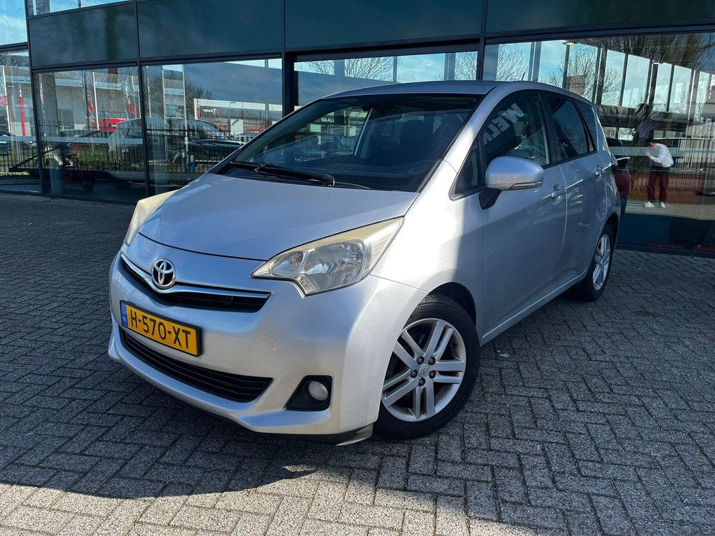 Toyota Verso-S 1.3 VVT-i Aspiration (Achteruitrijcamera, Goe, Auto's, Toyota, Bedrijf, Te koop, Verso-S, ABS, Achteruitrijcamera