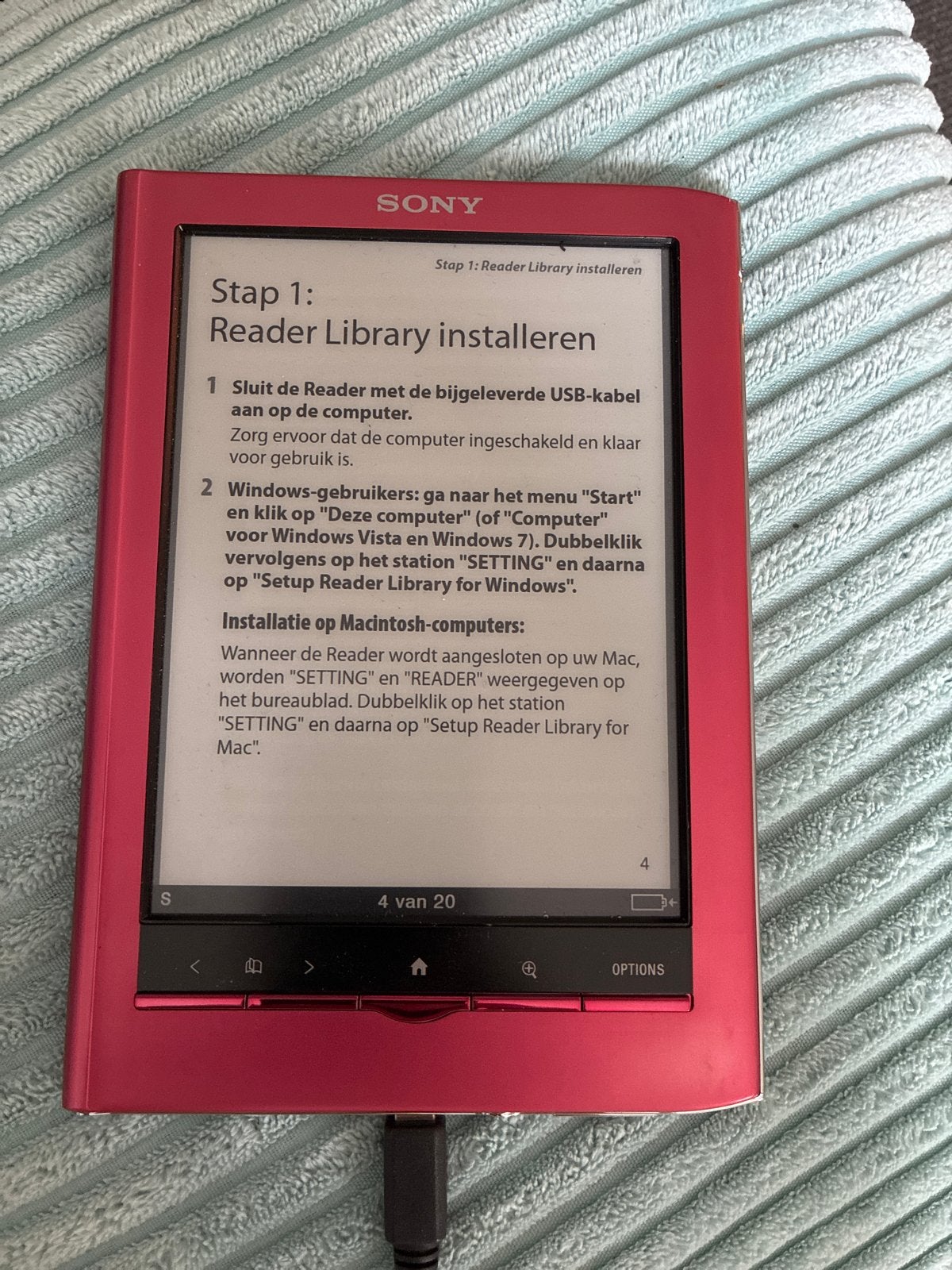 Sony Reader PRS-T1 E-reader - Rood met stylus en oplader, Computers en Software, E-readers, Gebruikt, 7 inch, 4 GB of minder, Touchscreen