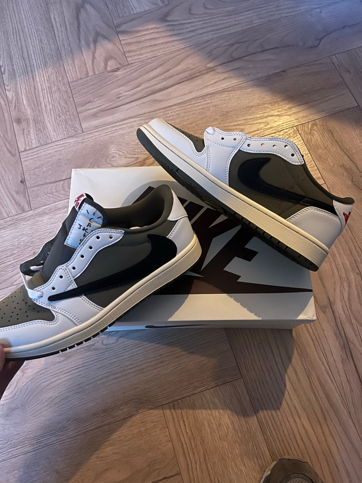 Nike Air Jordan 1 Low OG SP Travis Scott Olive, Overige kleuren, Nieuw, Ophalen of Verzenden, Sneakers of Gympen