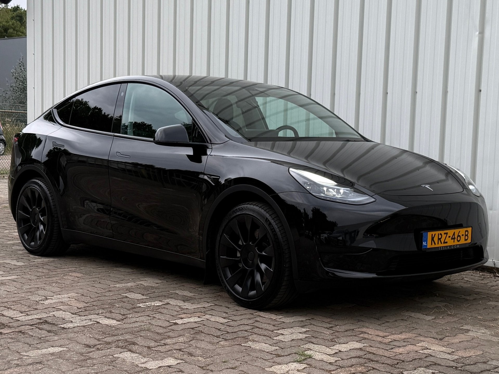 Tesla MODEL Y RWD 58 kWh Grok Trekhaak Autopilot 20 inch SoH, Automaat, Achterwielaandrijving, Gebruikt, Zwart