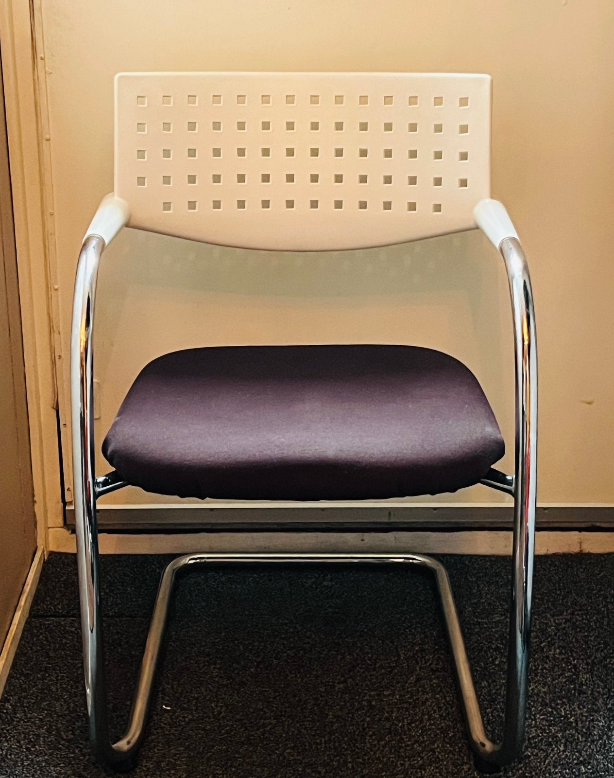 Vitra Visavis sledestoel, Ophalen of Verzenden, Zo goed als nieuw, Wit, Eén