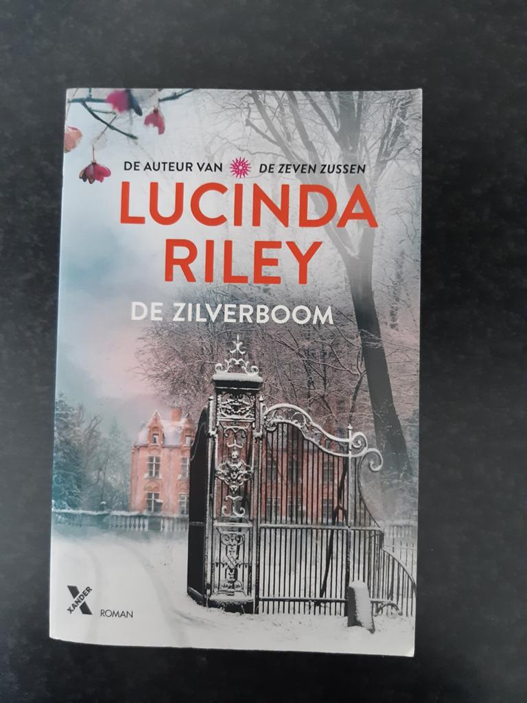 Lucinda riley boek, Boeken, Ophalen of Verzenden, Gelezen