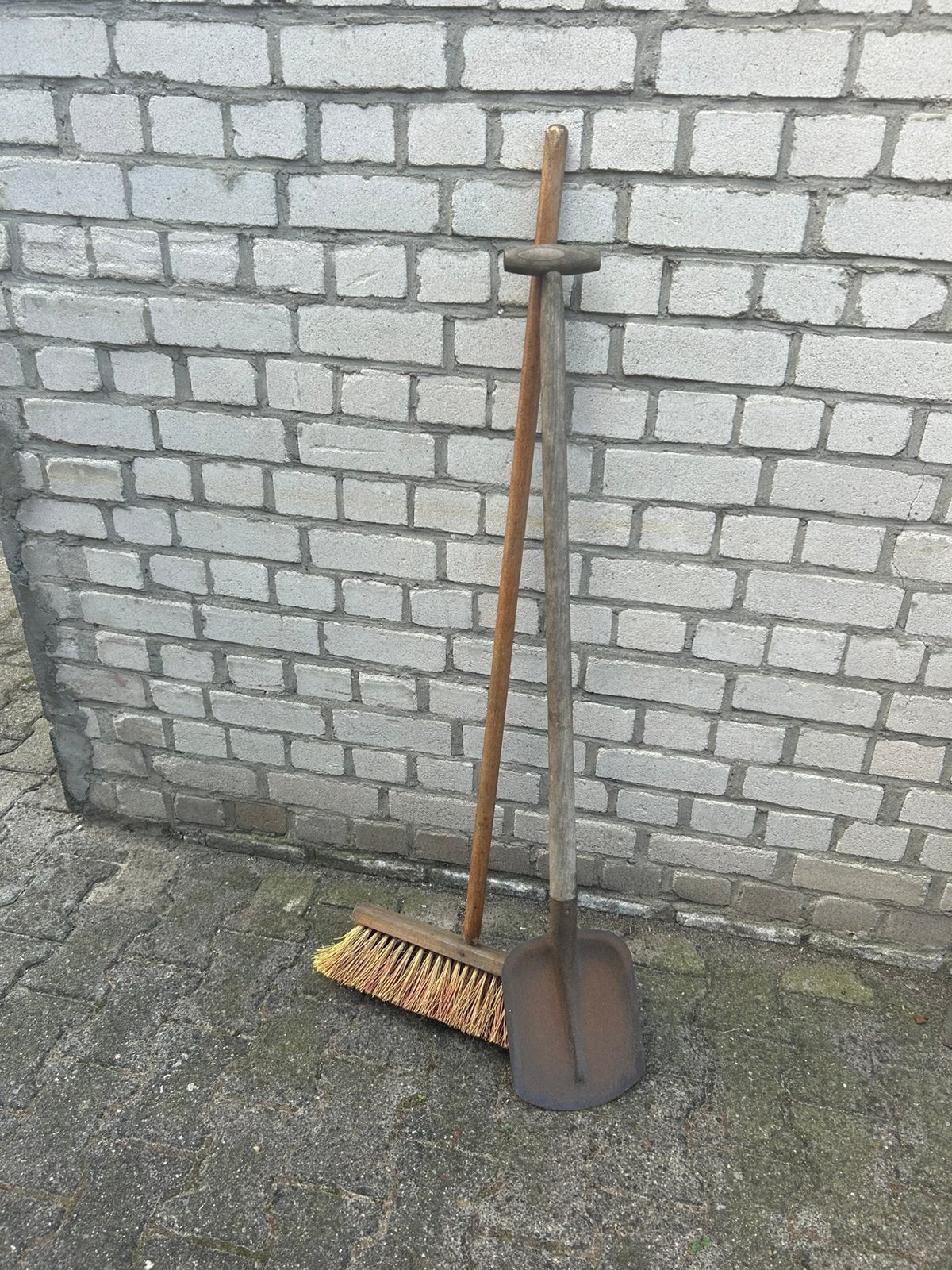 Schop en harde bezem, Tuin en Terras, Ophalen, Bezem