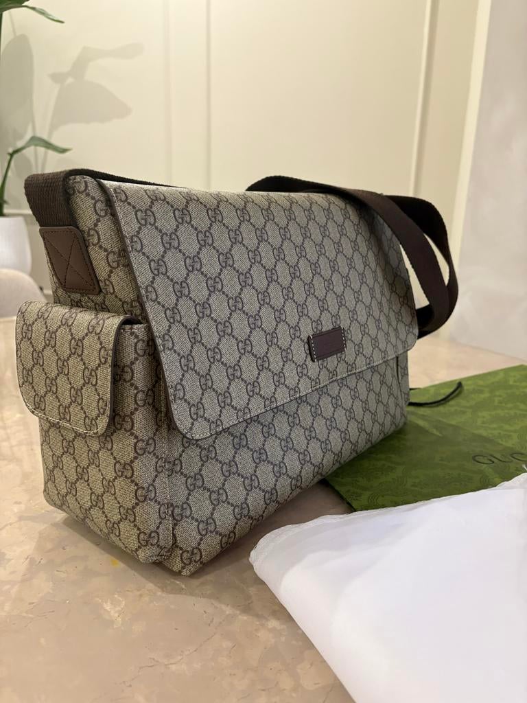 Gucci luiertas GG Supreme met schouderband, Ophalen of Verzenden, Zo goed als nieuw, Schoudertas