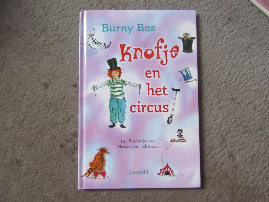 Boek: Knofje en het circus, Boeken, Ophalen of Verzenden, Gelezen, Burny Bos, Fictie algemeen