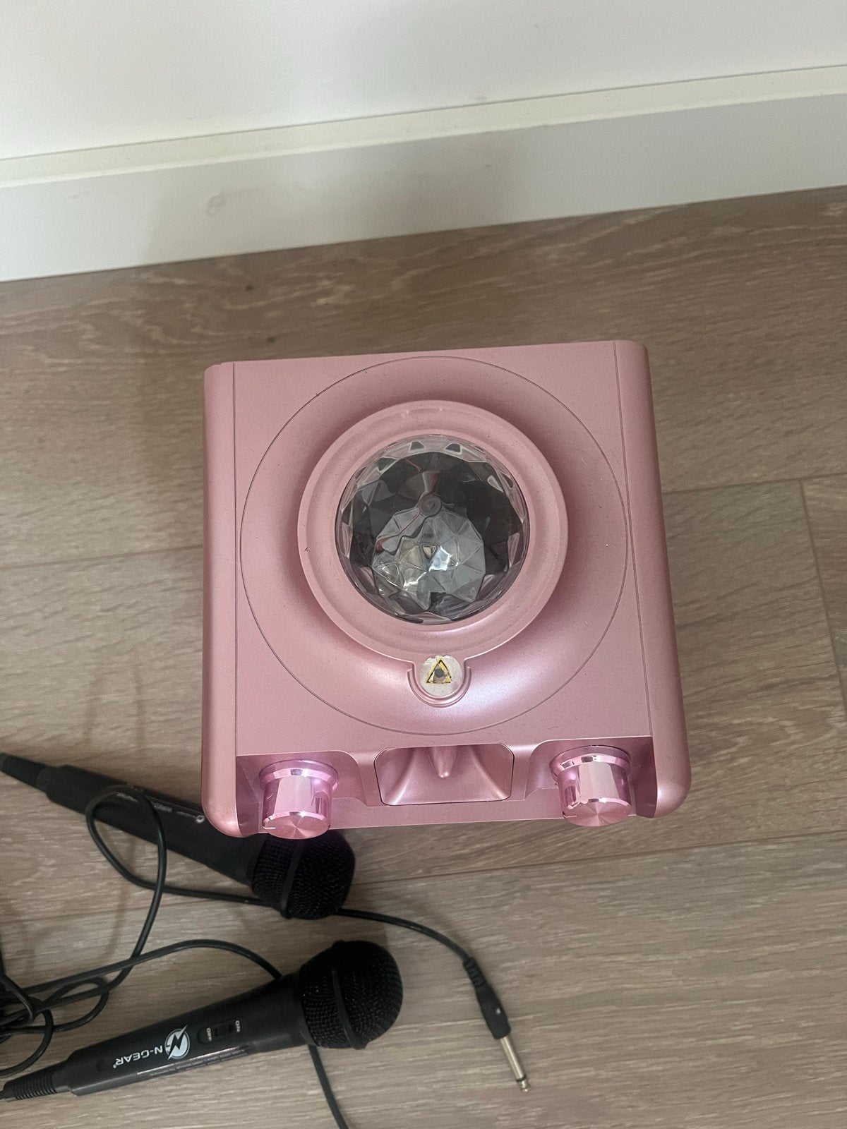 Roze karaoke speaker met 2 microphones, Ophalen, Complete set
