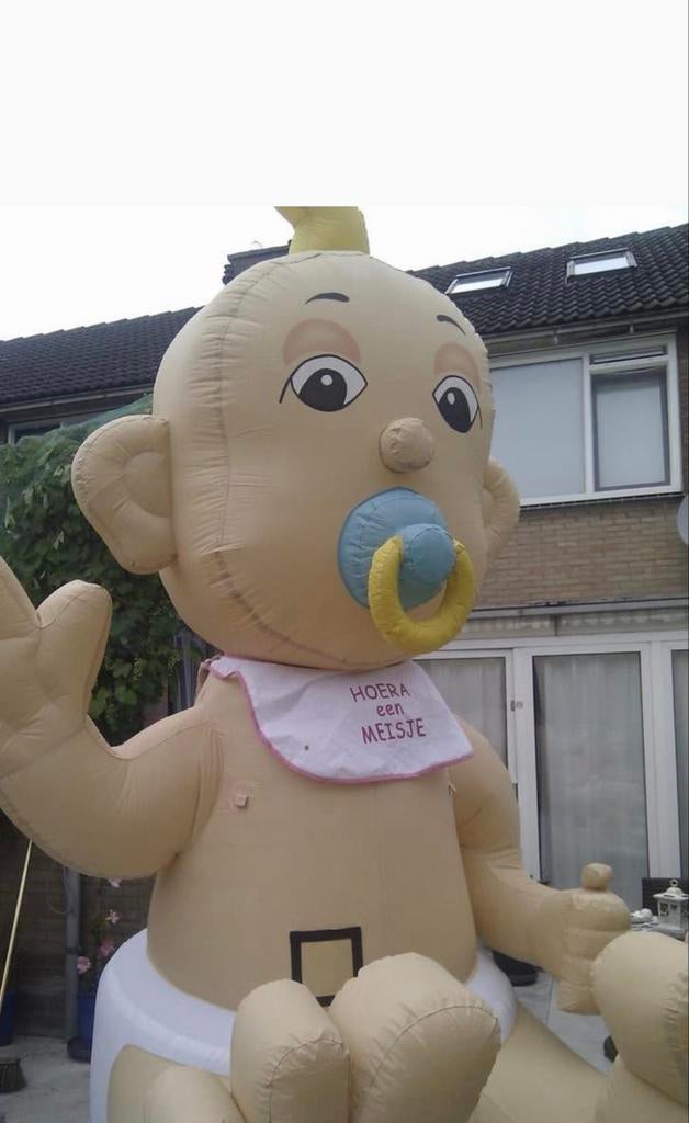 Geboorte baby figuur Jongen/meisje te huur! 50 euro, Hobby en Vrije tijd, Feestartikelen | Verhuur, Ophalen, Zo goed als nieuw