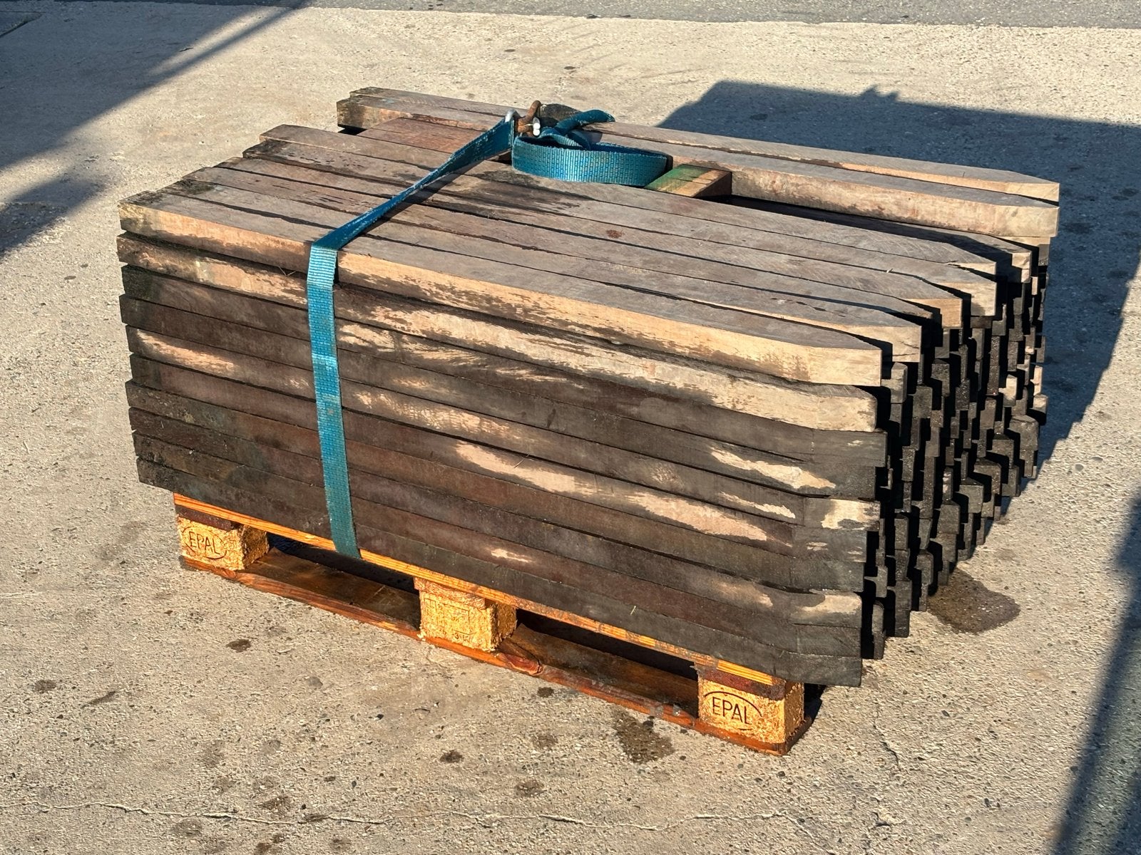 98 stuks 7x5 cm planken 1,35m lang hardhouten, Gebruikt, Palen, Ophalen of Verzenden, Hardhout