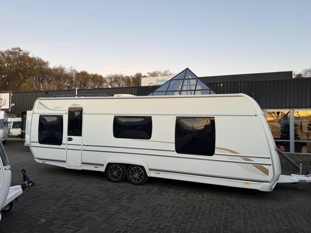 Fendt Palace 700 2022 | Queensbed | Airco, 7 tot 8 meter, Bedrijf, Treinzit, Fendt
