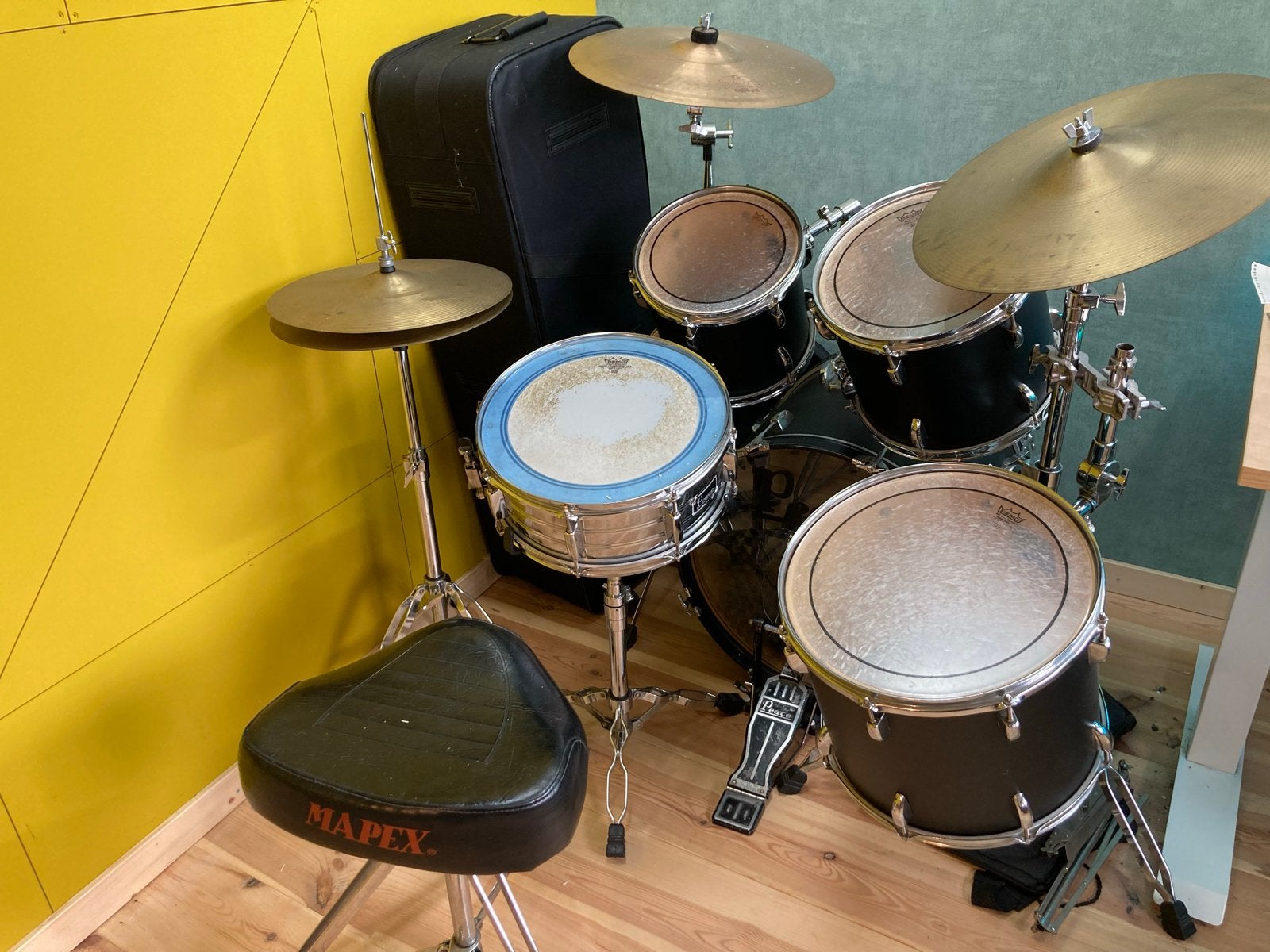 Compleet zwart Peace Drumstel met transporttassen, Ophalen, Gebruikt, Overige merken
