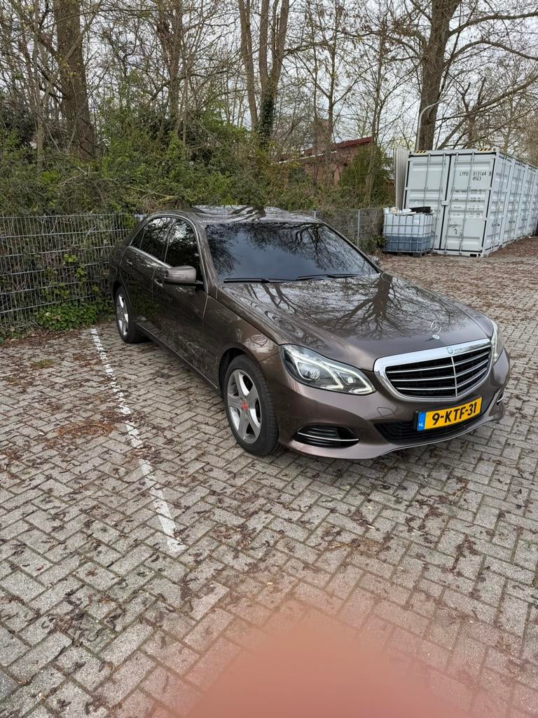 Mercedes-Benz E-Klasse E200 2.0 135KW Aut7 2013 Bruin, Achterwielaandrijving, Beige, 4 cilinders, Bruin