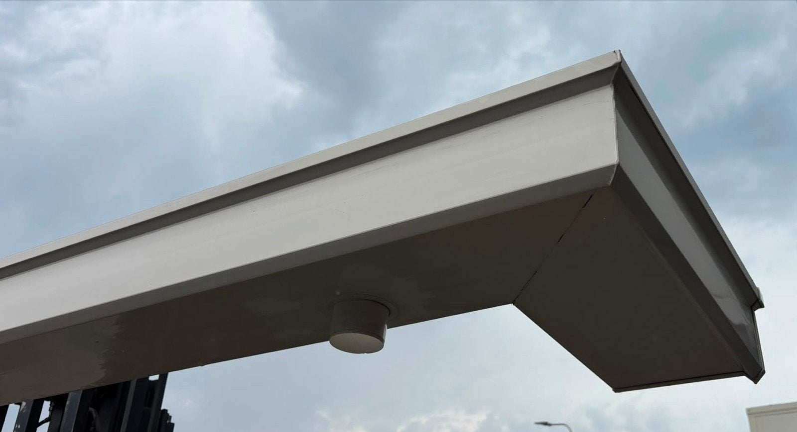 Polytech bakgoot, klassiek model, crème (RAL 9001), Ophalen, Pvc, 6 meter of meer, Zo goed als nieuw