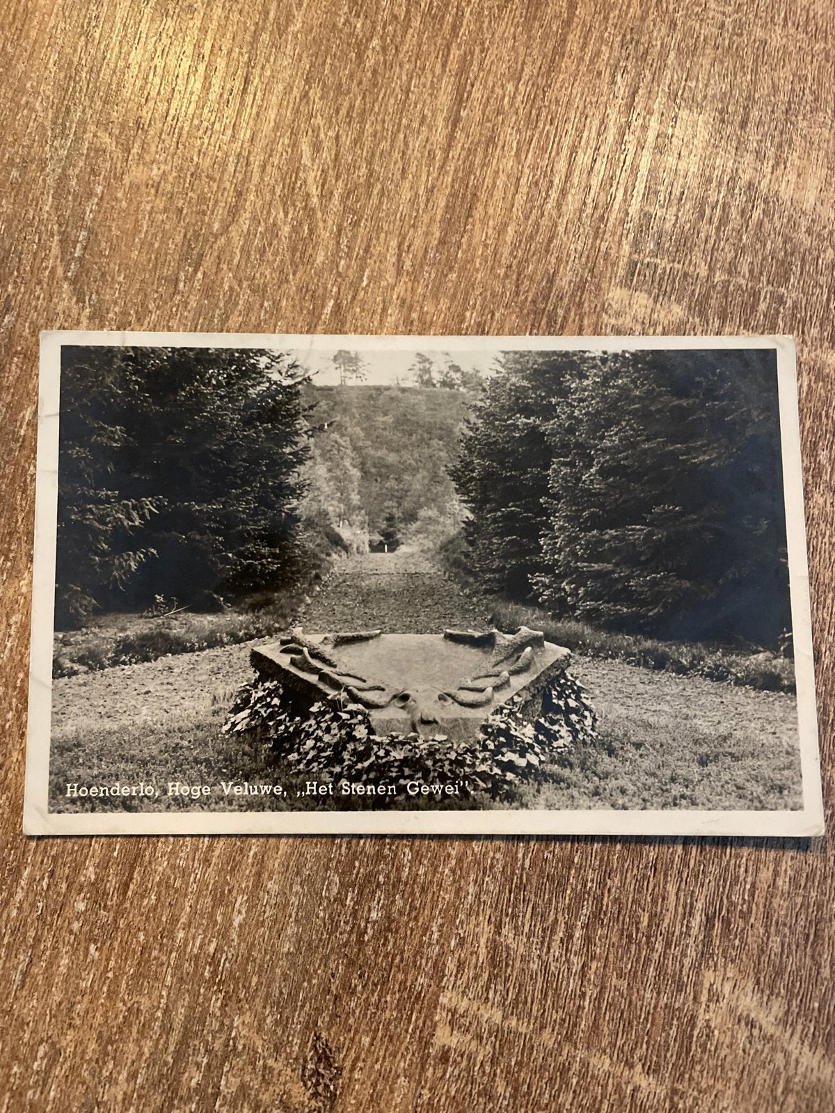Oude ansichtkaart Hoenderloo, Hoge Veluwe, "Het Stenen Gewei, Verzamelen, Ophalen of Verzenden, 1940 tot 1960, Gelopen, Gelderland