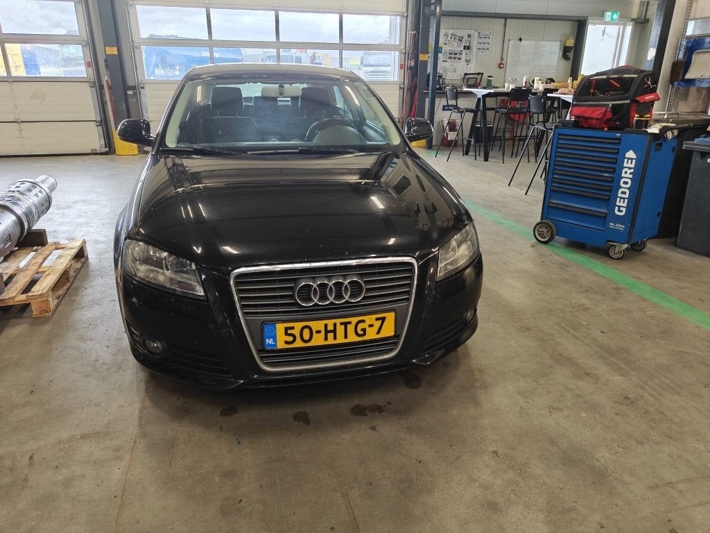 Audi A3 1.4 Tfsi 92KW 3D S-tronic 2009 Zwart Automaat slecht, Auto's, Audi, 4 cilinders, Zwart, 1200 kg, Grijs