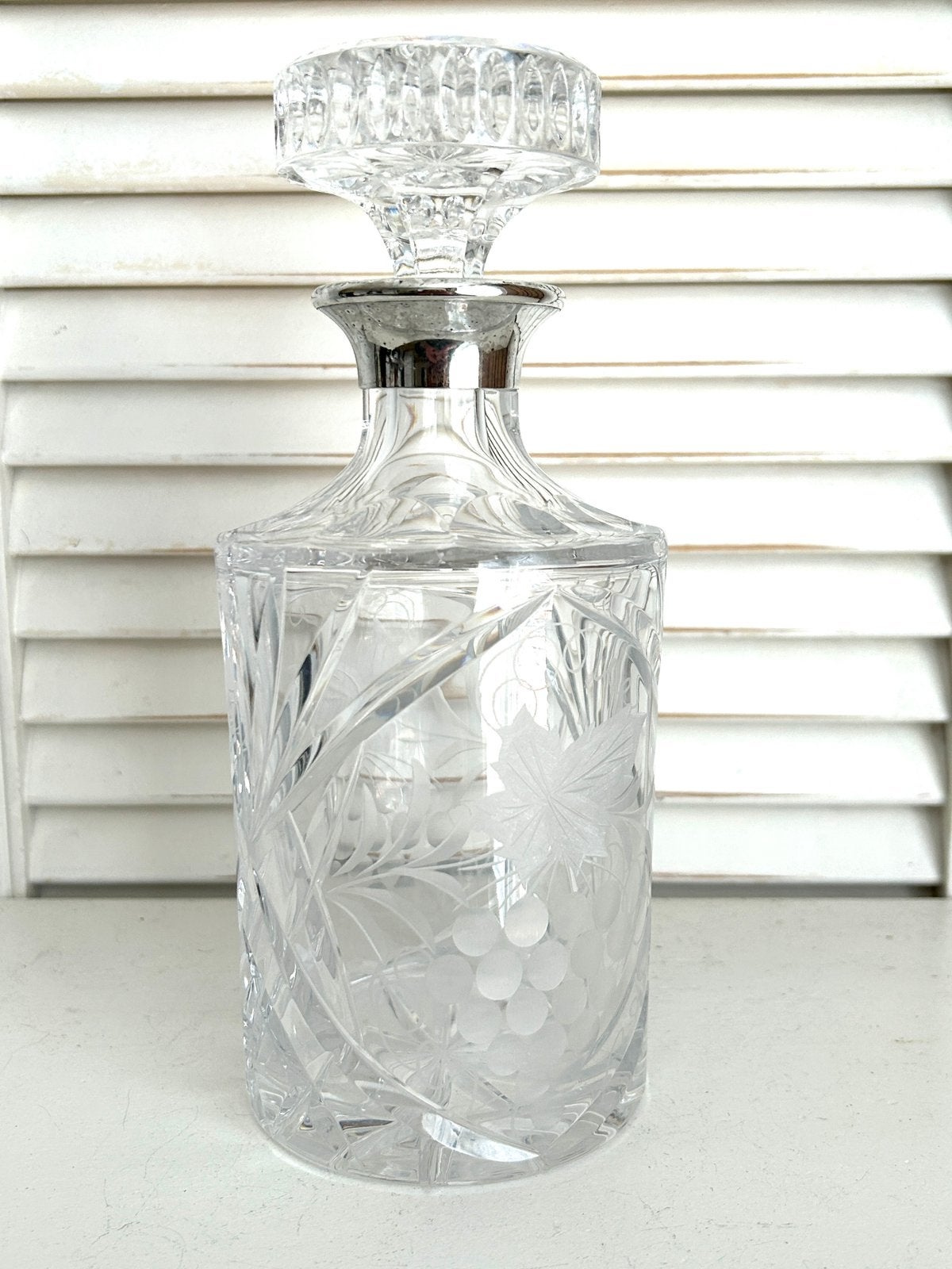 Vintage kristal geslepen karaf met verzilverde rand, Antiek en Kunst, Antiek | Glas en Kristal, Ophalen