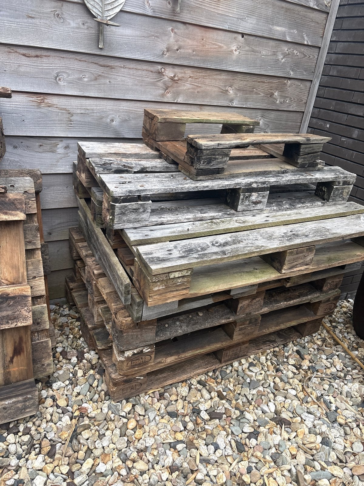 Gratis: Gebruikte houten pallets en planken en kussens, Ophalen, Gebruikt, 25 tot 50 mm, Plank