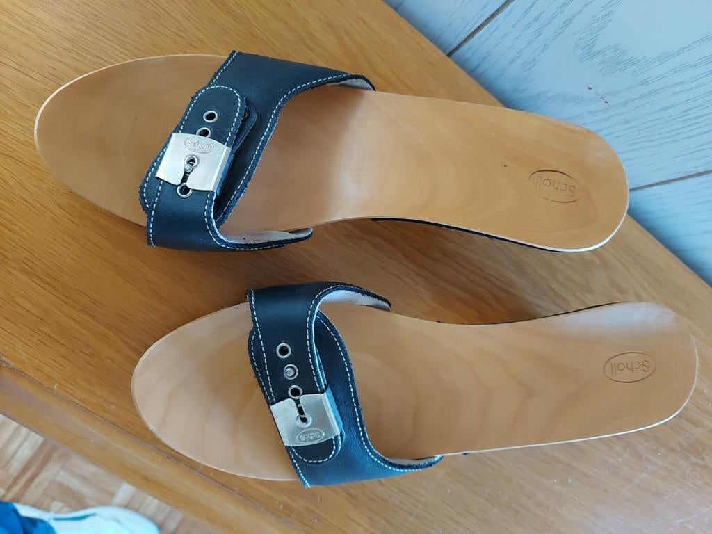 Mooie Scholl slippers maat 42, Kleding | Dames, Schoenen, Ophalen of Verzenden
