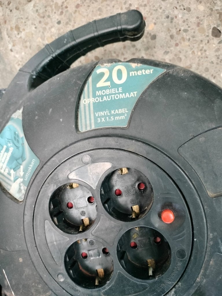 Elro Power kabelbox 220V met oprolautomaat EH320A 20 meter, Ophalen of Verzenden, Zo goed als nieuw, Gamma, Overige typen