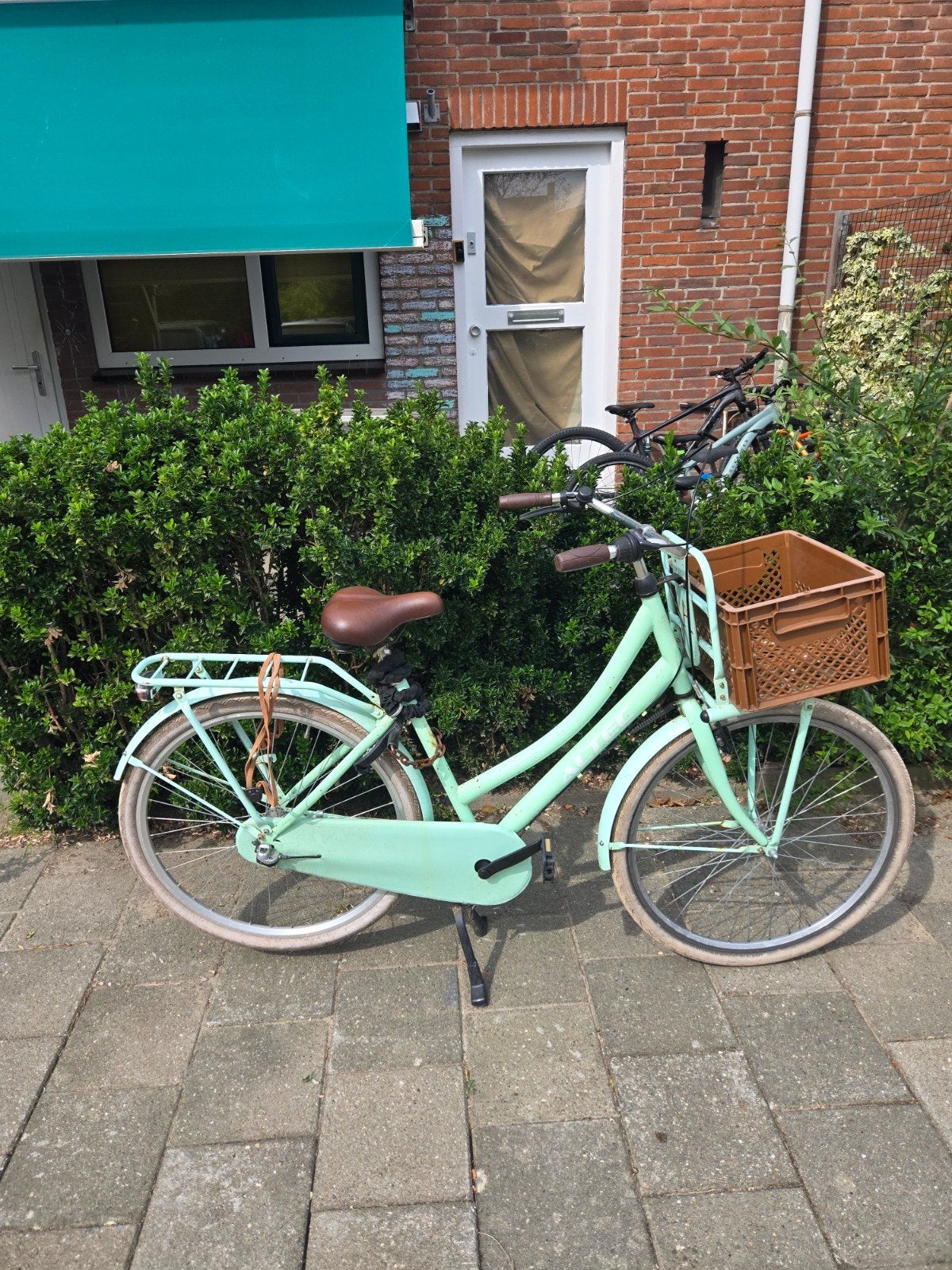 Altec Damesfiets 28 inch met Voordrager en Versnellingen, Overige merken, Terugtraprem, Versnellingen, Ophalen of Verzenden