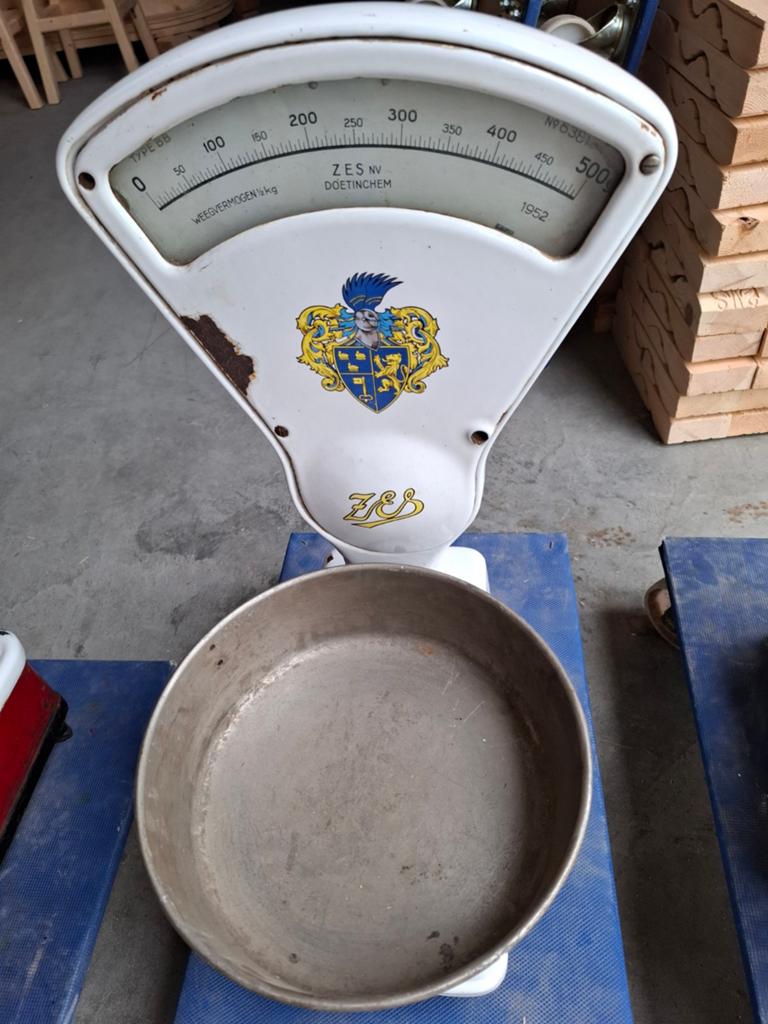 Zes weegschaal, Ophalen