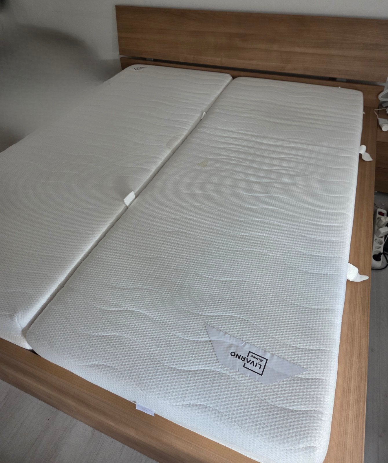 Bed 160x200 gratis meenemen met 2x gratis matrassen, Ophalen, Gebruikt, Tweepersoons, Bedbodem