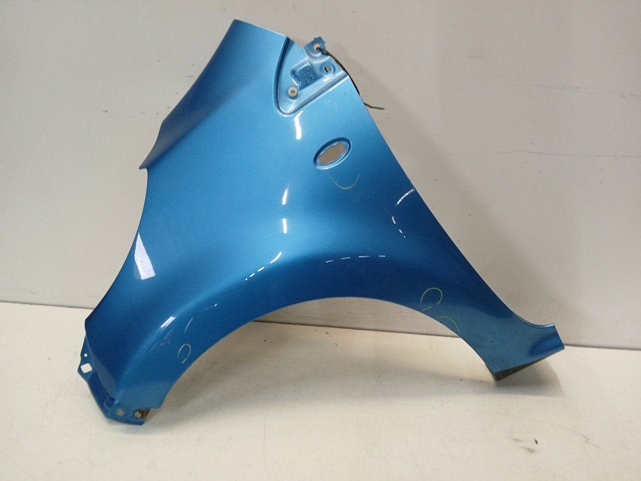 Spatbord links voor Peugeot 107, Auto-onderdelen, Carrosserie en Plaatwerk, Onderdelen@venauto.nl, Van der Ven Autorecycling B.V.