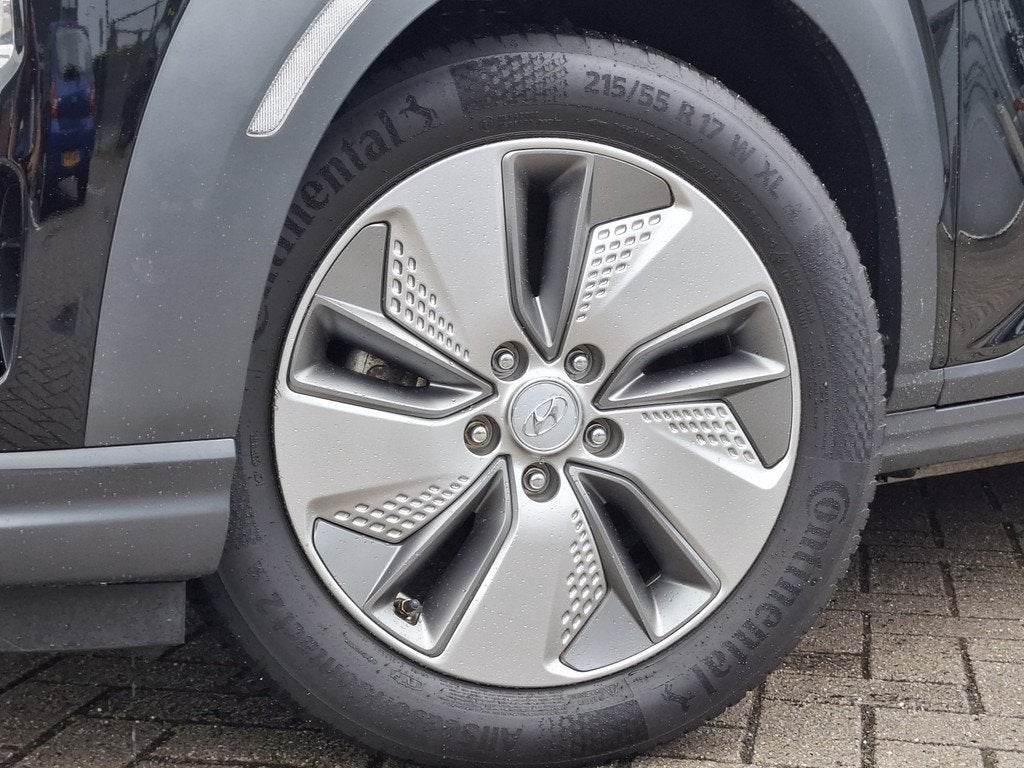 Hyundai KONA EV Comfort 64 kWh | Apple Carplay / Android Aut, Stof, Gebruikt, Zwart, Zwart