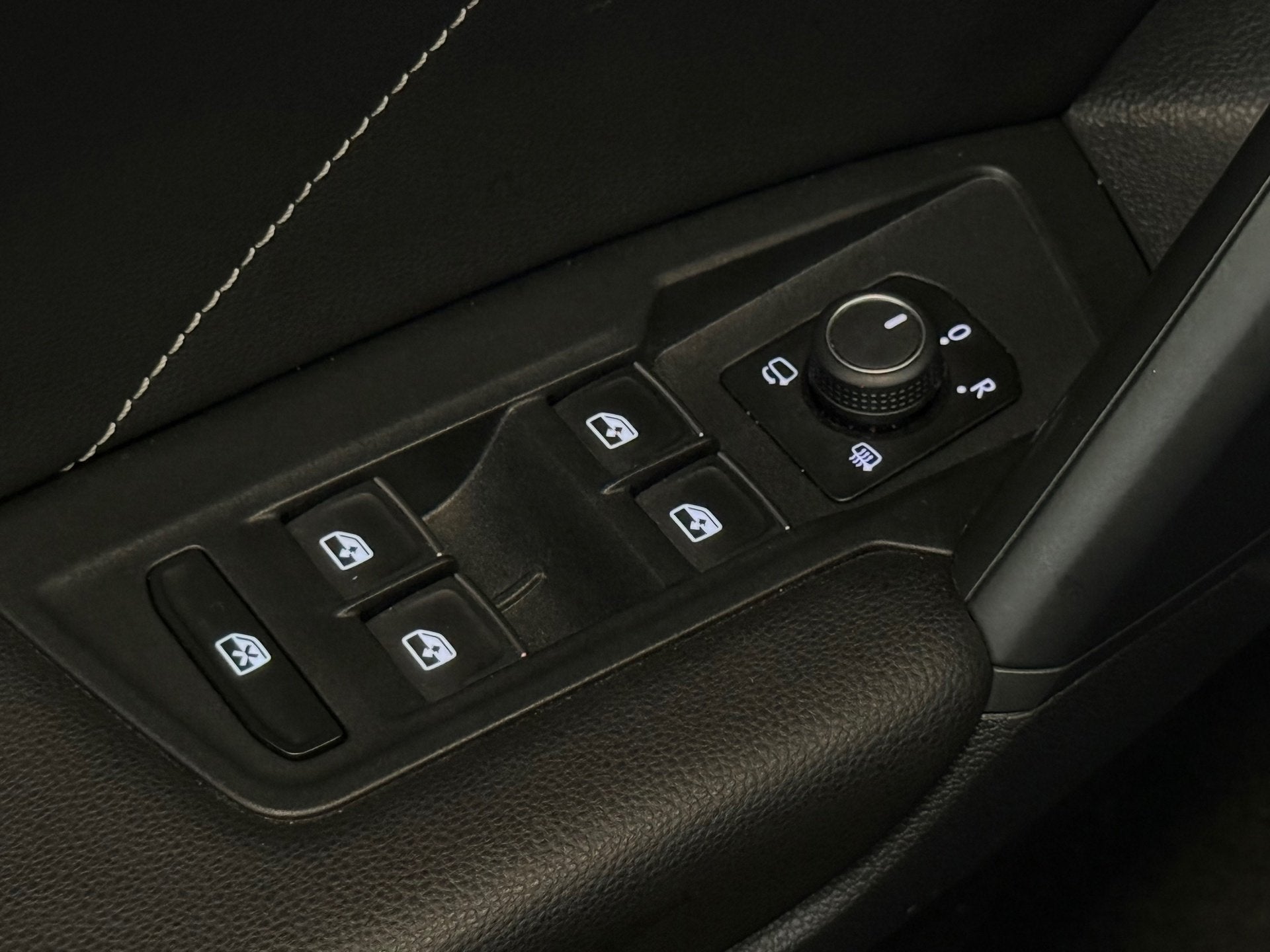 Foto 9 van Volkswagen Tiguan 1.4 TSI eHybrid 3 X R-Line Blackstyle Pano