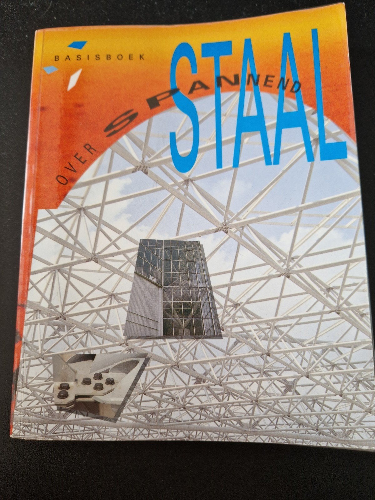 Basisboek Over Spannend Staal - Bouwkunde, Boeken, Ophalen of Verzenden, Gelezen, Bouwkunde, Onbekend
