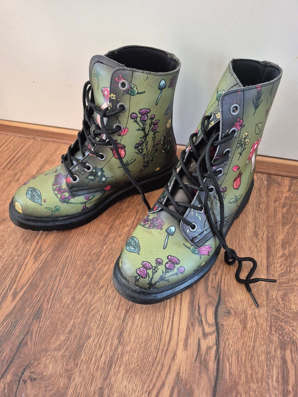 Veterlaars met print Rogue & Wolf maat 39,5, Rogue & wolf, Lage of Enkellaarzen, Ophalen of Verzenden, Zo goed als nieuw