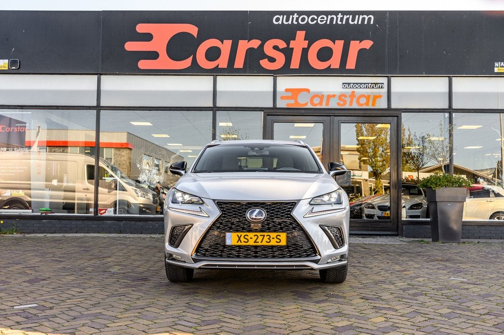 Lexus NX 300h AWD President Line|Camera|Trekhaak|Stoelver., Auto's, Automaat, Gebruikt, 1760 kg, Leder