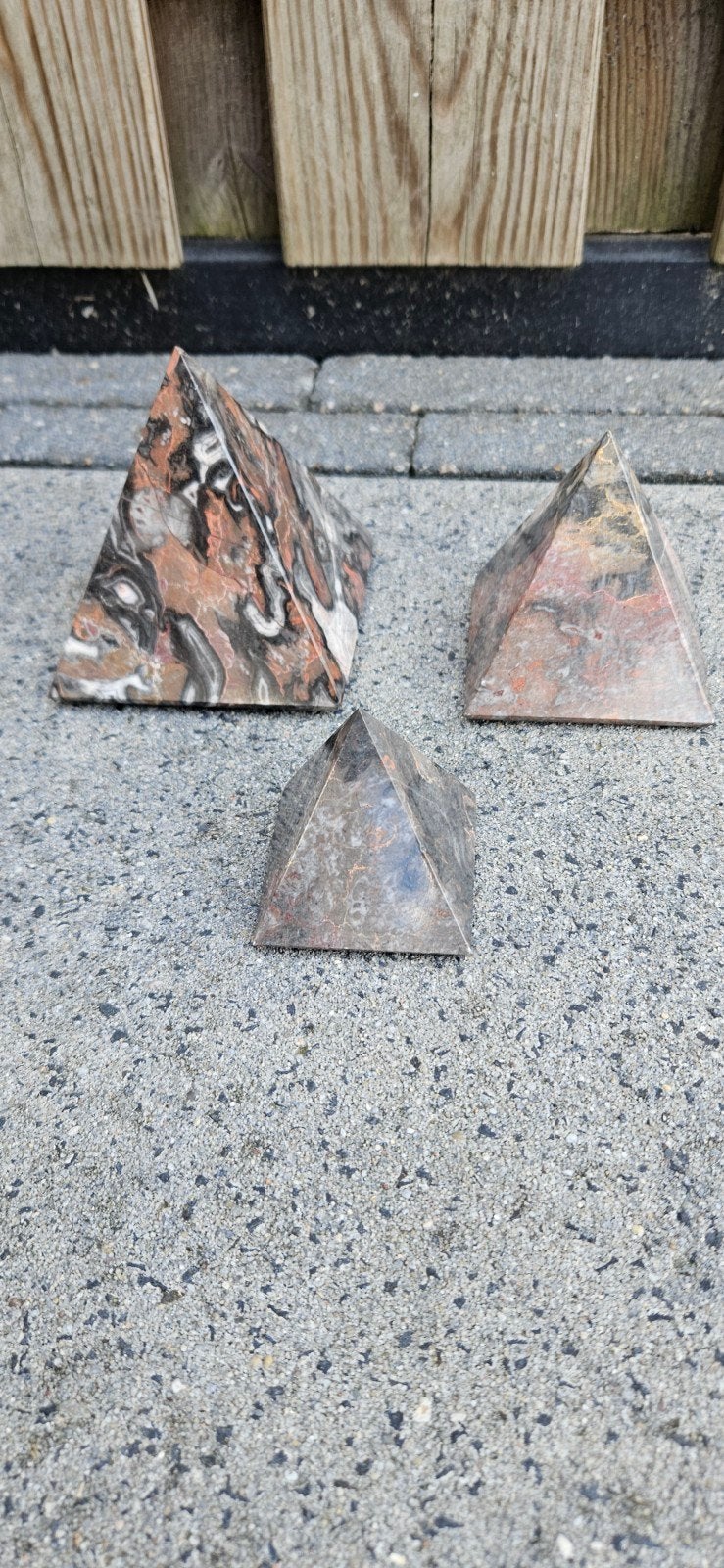 Set van 3 gepolijste natuursteen piramides (agaat/jaspis), Ophalen of Verzenden, Nieuw