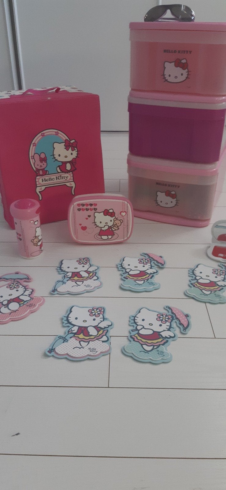 hello kitty fans (opbergbox), Roze, Ophalen, Zo goed als nieuw, Opbergmeubel