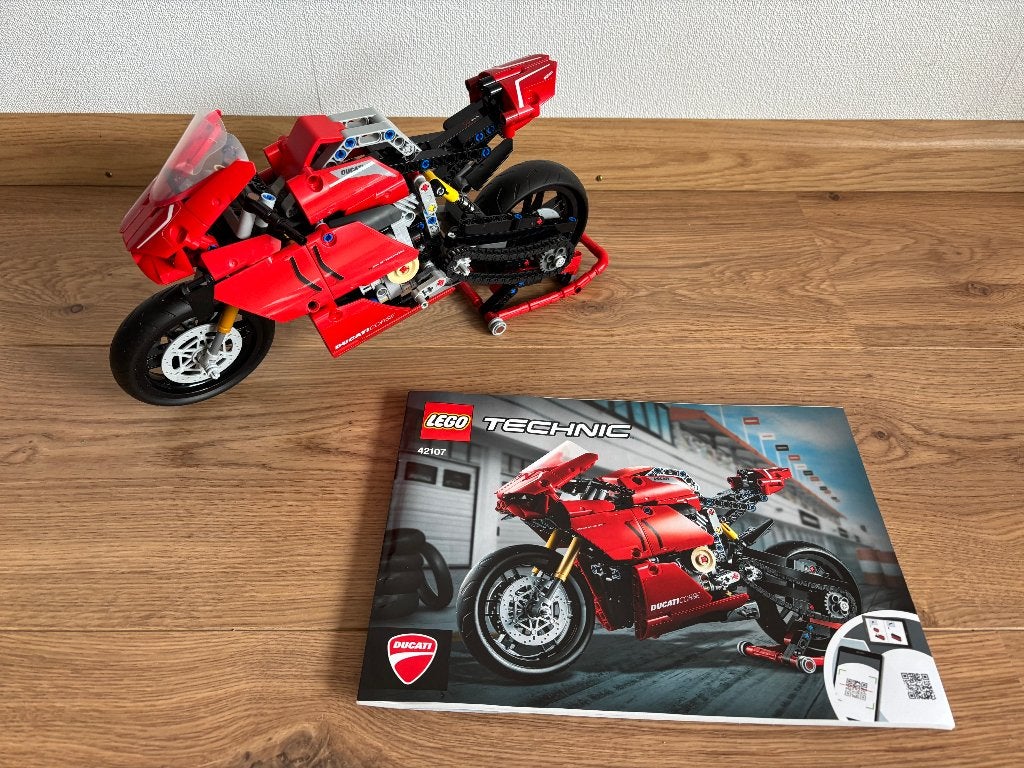 LEGO Ducati Panigale V4 R 42107, Kinderen en Baby's, Speelgoed | Duplo en Lego, Lego, Ophalen of Verzenden, Zo goed als nieuw