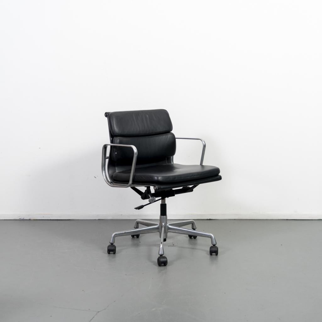 2x Vitra Eames Ea 217 Softpad Zwart - Alu, Niet ingevuld, Zwart, Niet ingevuld, Ophalen of Verzenden