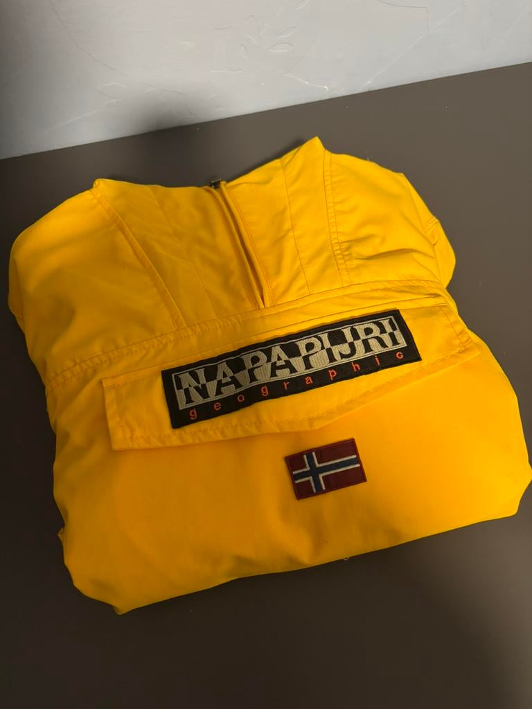 Napapijri jas Geel, Kleding | Dames, Jassen | Winter, Ophalen, Zo goed als nieuw, Maat 34 (XS) of kleiner, Geel