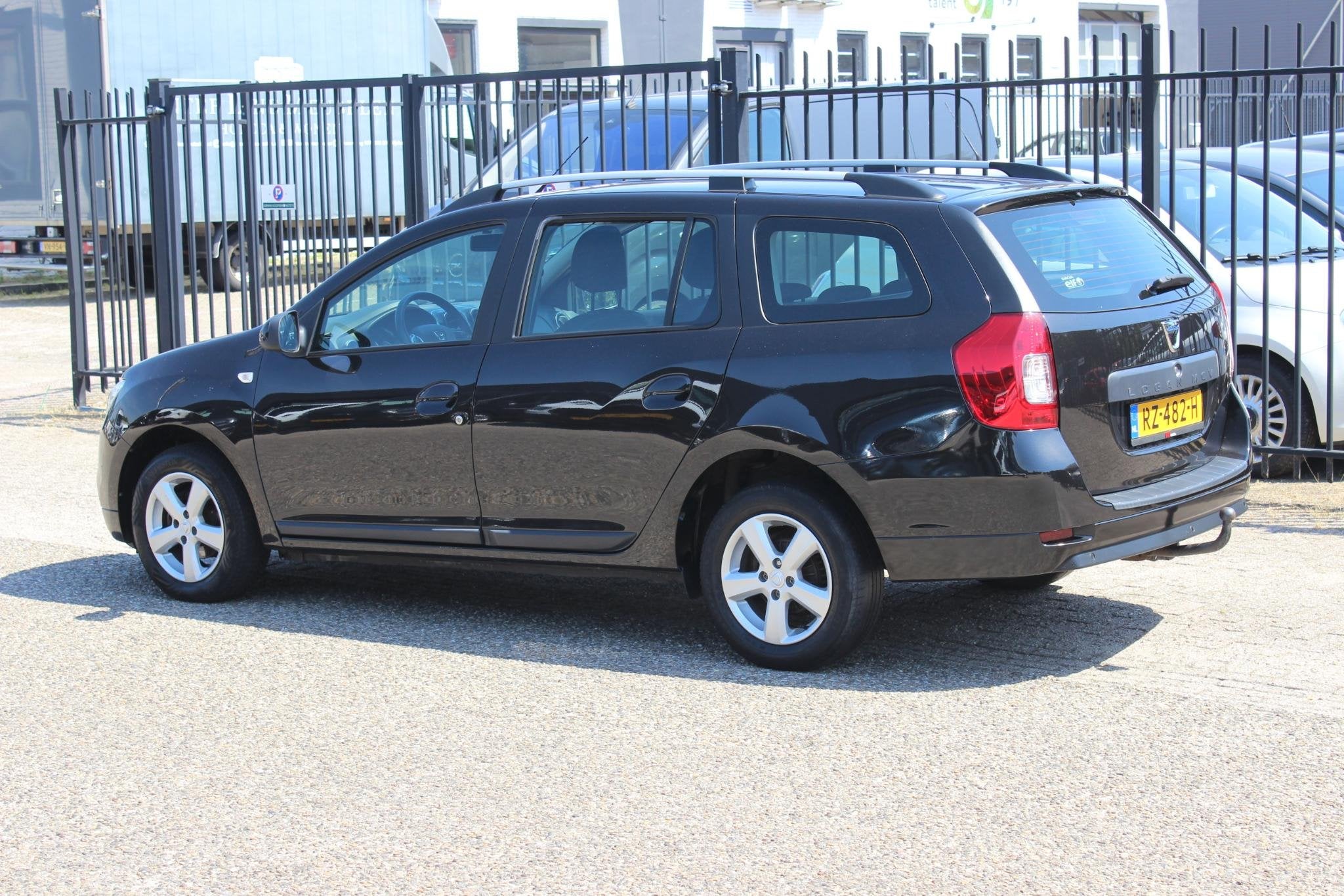 Dacia Logan MCV 0.9 TCe LPG-G3, Laureate, Trekhaak!, Voorwielaandrijving, 898 cc, Stof, Gebruikt