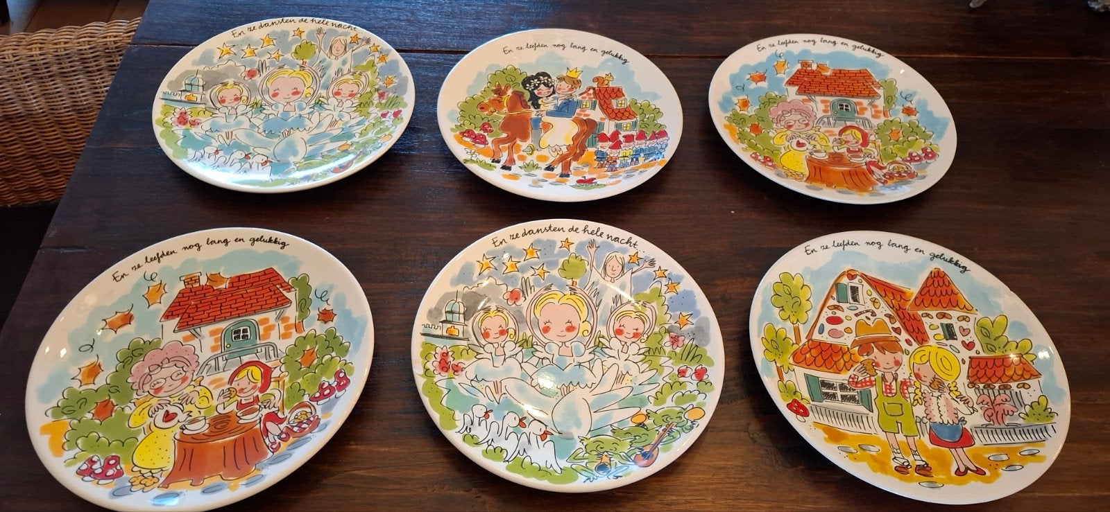 Blond Amsterdam Sprookjesbos Efteling borden (6 stuks), Ophalen of Verzenden, Zo goed als nieuw, Aardewerk, Bord(en)