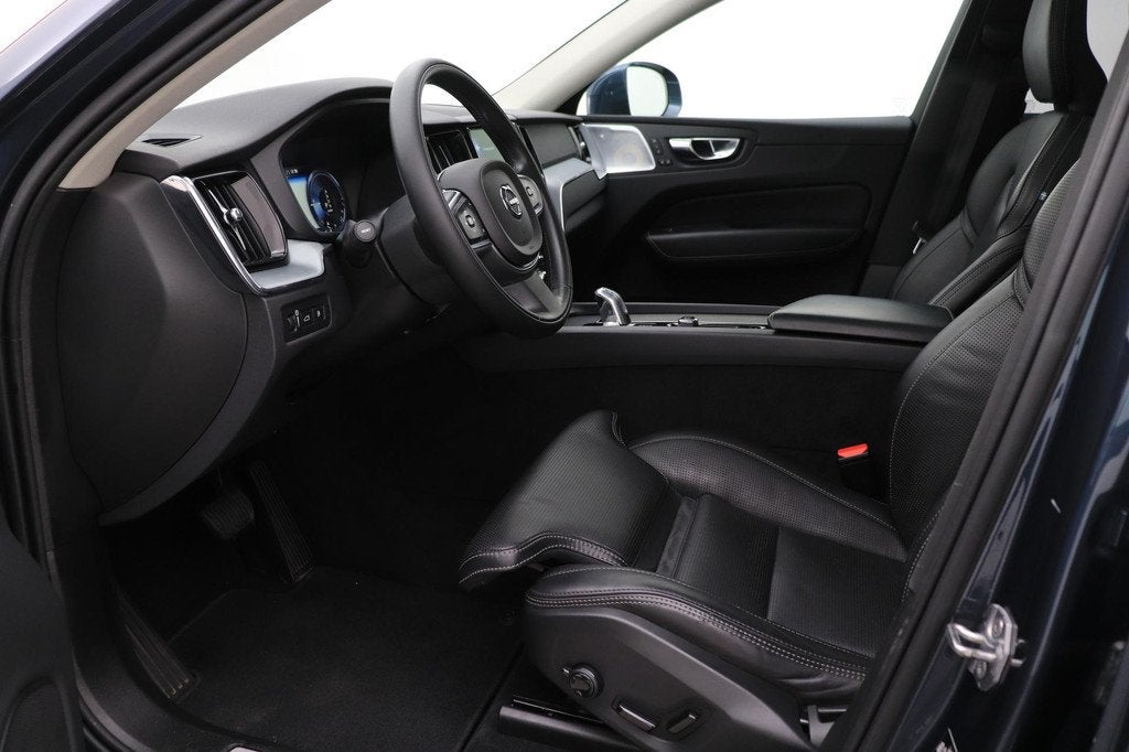 Volvo XC60 T8 Twin Engine Momentum | ACC | Panoramadak | Luc, Gebruikt, 4 cilinders, Blauw, 2039 kg