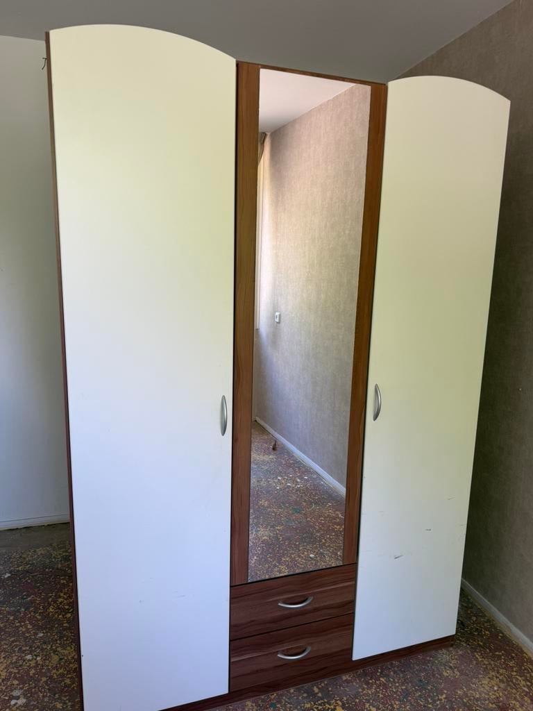 Kledingkast (gratis ophalen graag zsm), Ophalen, 100 tot 150 cm, Zo goed als nieuw, 150 tot 200 cm
