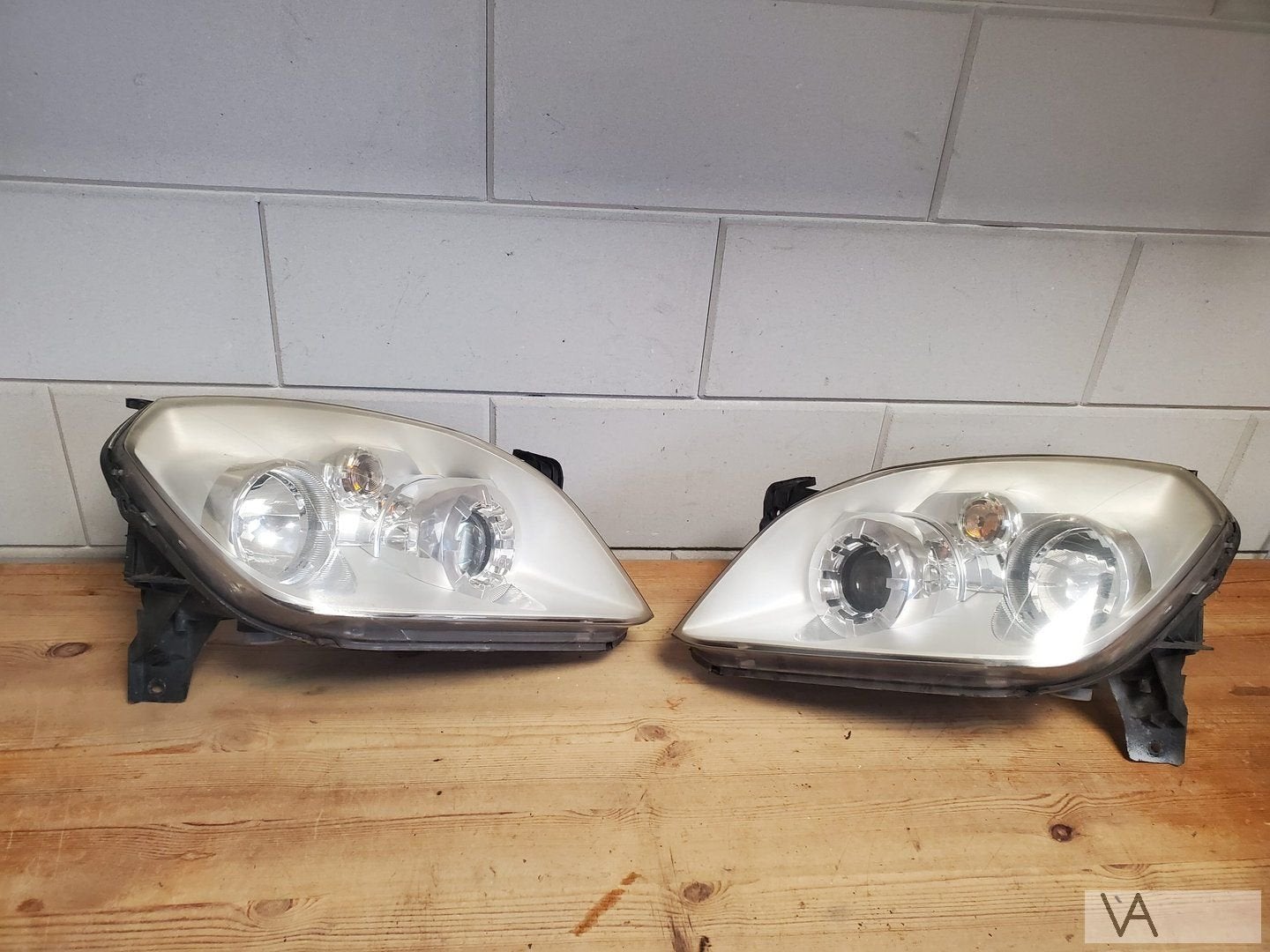 Opel Tigra 2004 - 2010 koplamp links zilver met ribbel €100, Gebruikt, -, -, Opel